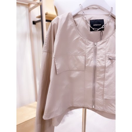 언밸런스 포켓 U넥 크롭 점퍼