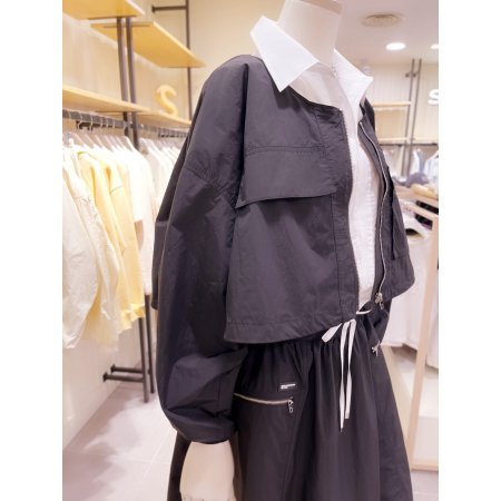 언밸런스 포켓 U넥 크롭 점퍼