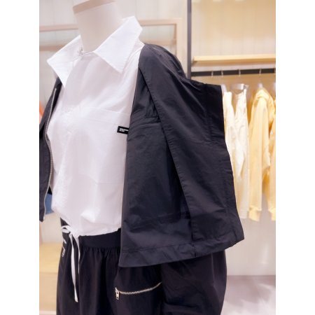 언밸런스 포켓 U넥 크롭 점퍼