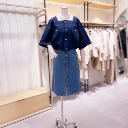 스퀘어넥 크랍 루즈핏 셔츠