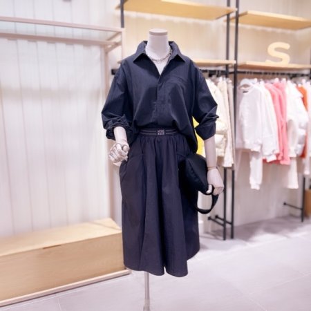 뒷판 셔링장식 셔츠