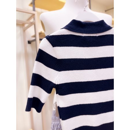 자카드 레터링 단가라 반팔 카라 니트