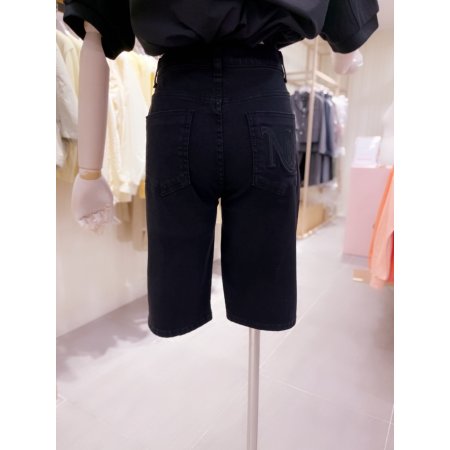 뒤포켓 M자수 블랙 스판 5부 팬츠