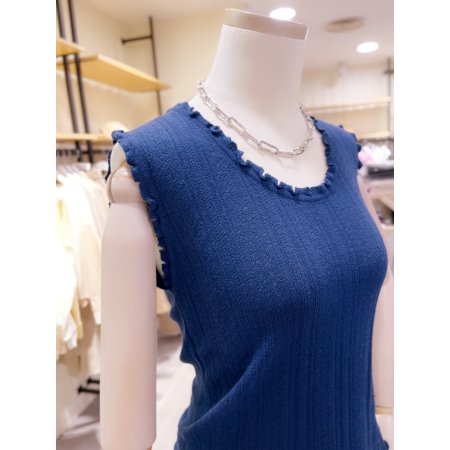 프릴디테일 니트 탑