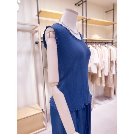 프릴디테일 니트 탑