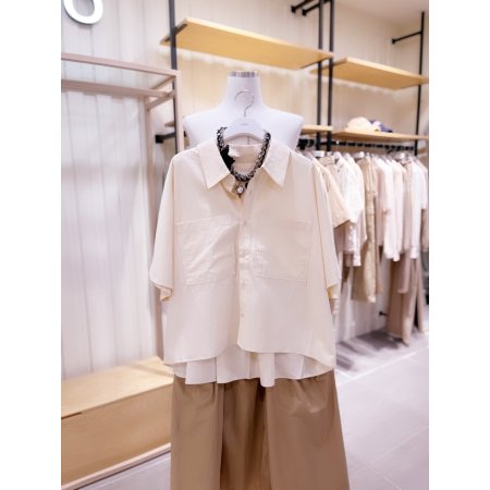 밑단언발 백라인 주름 반팔셔츠