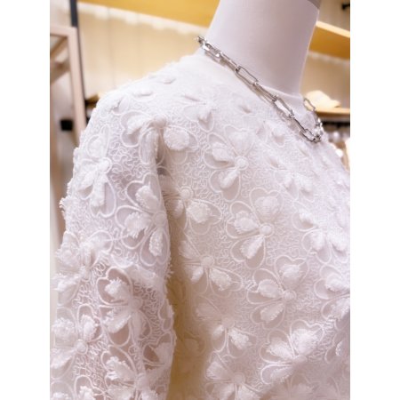 입체 자수꽃 블라우스