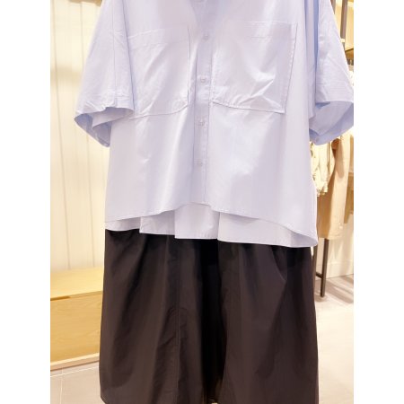 백라인 주름 포인트 셔츠