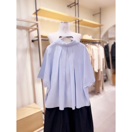 백라인 주름 포인트 셔츠