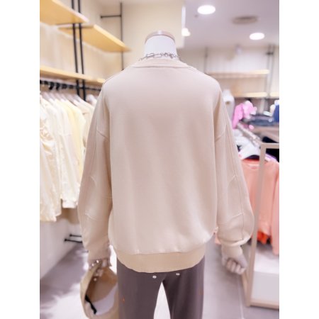 하트자수 절개 디테일 맨투맨