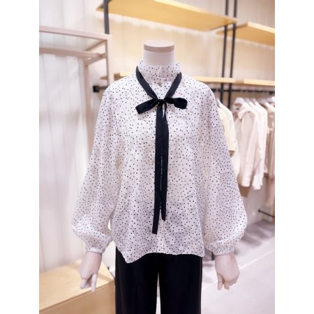 핀턱 하이넥 도트 자카드 블라우스