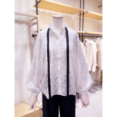 핀턱 하이넥 도트 자카드 블라우스