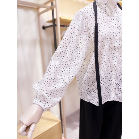 핀턱 하이넥 도트 자카드 블라우스