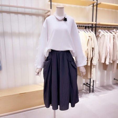 셔링 디테일 포인트 티셔츠