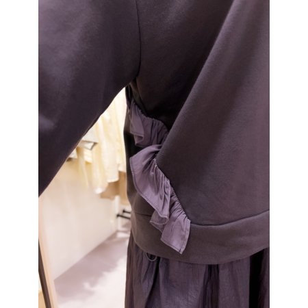 셔링 디테일 포인트 티셔츠