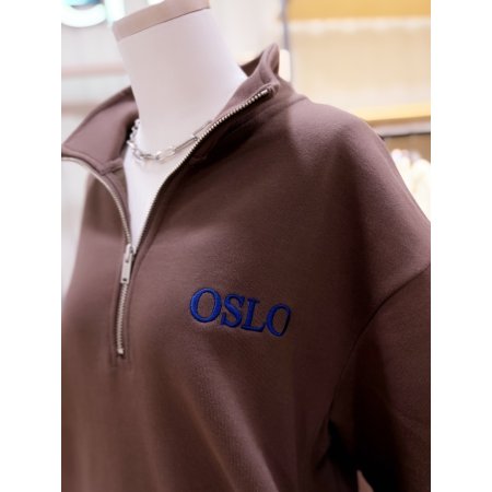 뒷판레터링 요크절개 반집업 맨투맨