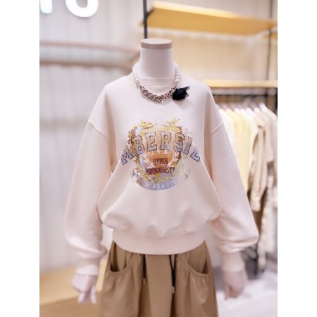 엠블럼 프린트 세미 크롭 맨투맨