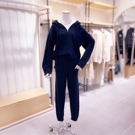 허리밴딩 슬림핏 니트 팬츠