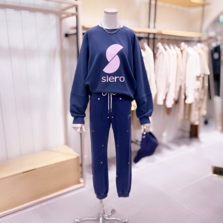 볼륨소매 심볼 맨투맨 티셔츠