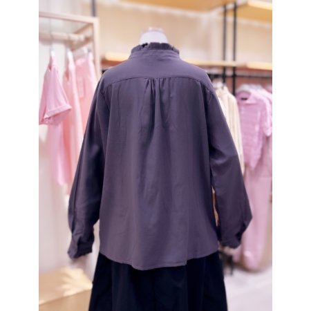 러플 포인트 블라우스