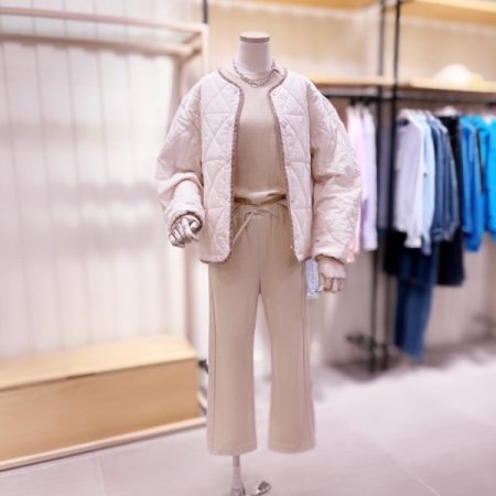 라운드넥 3온스 변형 맞퀼팅 숏점퍼