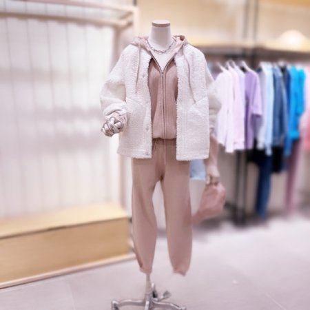 라운드넥 사이바포켓 무스탕 점퍼