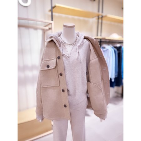 아웃포켓 포인트 셔츠형 하프 코트