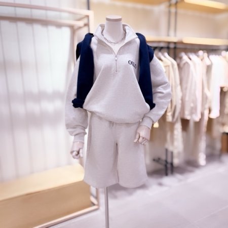 뒷 레터링 반집업 맨투맨