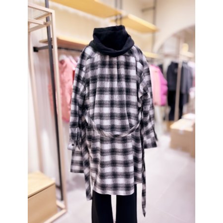 루즈핏 롱셔츠형 체크 점퍼