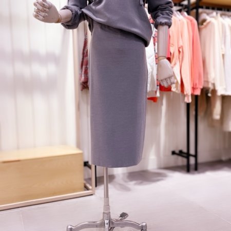 슬립핏 H라인 롱니트 스커트