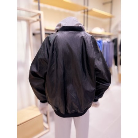 페이크레더 오버핏 점퍼