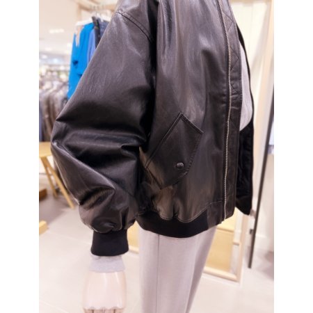 페이크레더 오버핏 점퍼