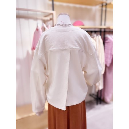 뒤사선 TUCK 디테일 라운드 자켓