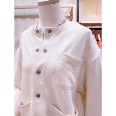 뒤사선 TUCK 디테일 라운드 자켓