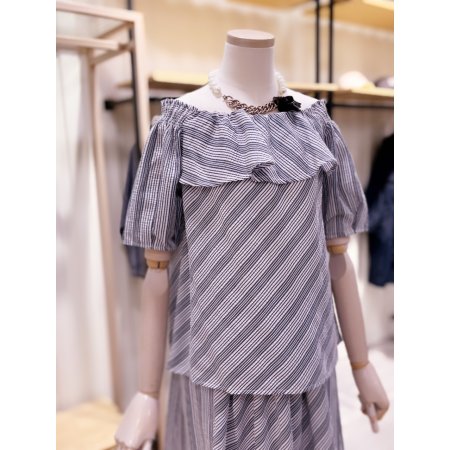 스트라이프 스모킹 오프숄더 블라우스