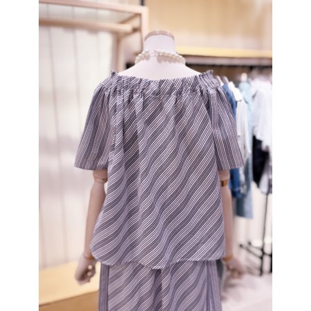 스트라이프 스모킹 오프숄더 블라우스