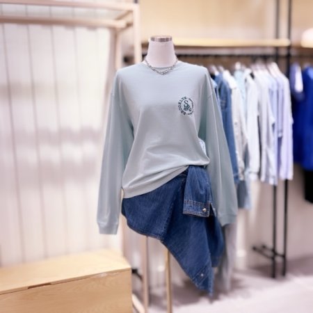 레터링 자수 절개 맨투맨 티셔츠