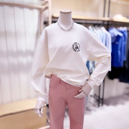 레터링 자수 절개 맨투맨 티셔츠