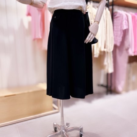 시에로 앞뒤 편차 미디 플레어 스커트