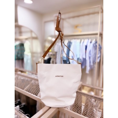 레터링 자수 캔버스 숄더백