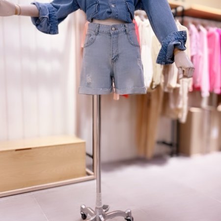 힙포켓 자수 포인트 데님 숏팬츠