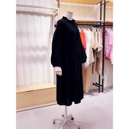 러플 넥 포인트 원피스