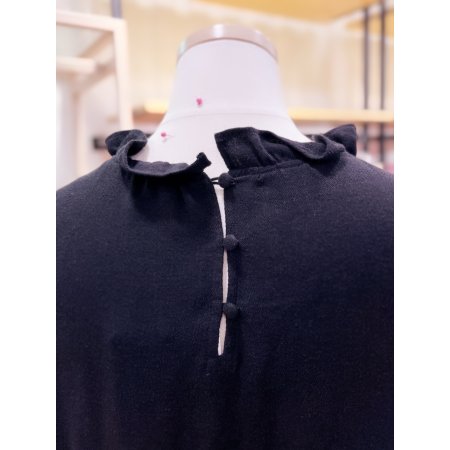 러플 넥 포인트 원피스