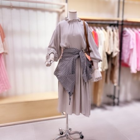 러플넥 루즈핏 원피스