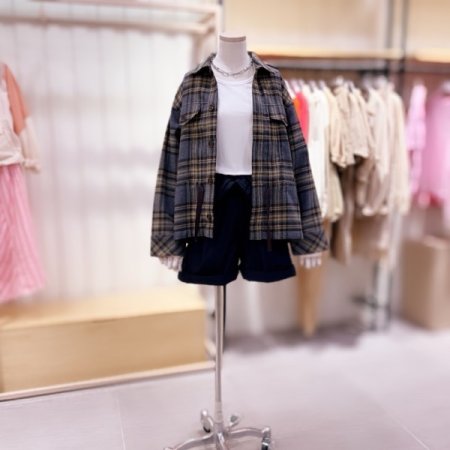 허리 조임 체크셔츠