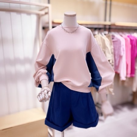 배색 소매 볼륨 맨투맨 티셔츠