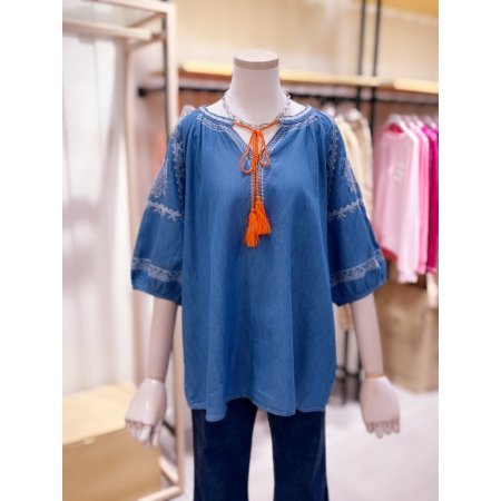 자수포인트 앞뒤편차 데님 블라우스