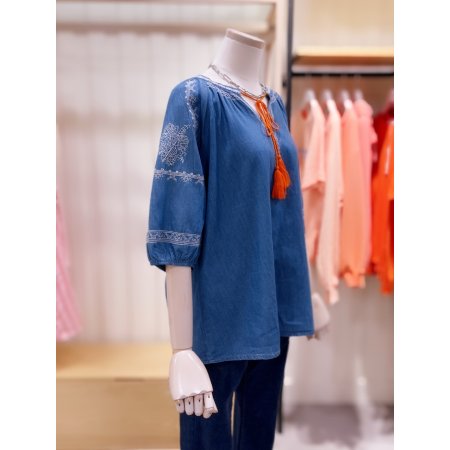자수포인트 앞뒤편차 데님 블라우스