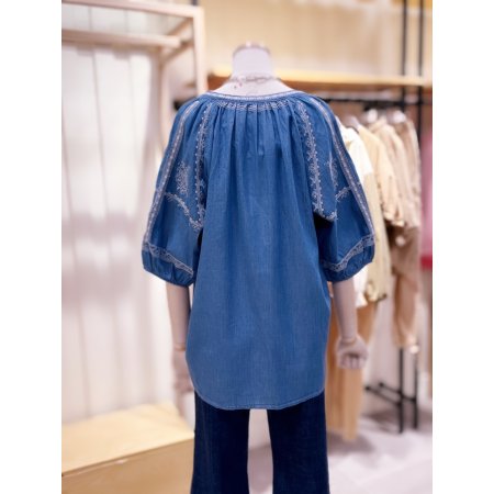 자수포인트 앞뒤편차 데님 블라우스