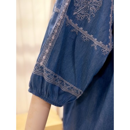 자수포인트 앞뒤편차 데님 블라우스